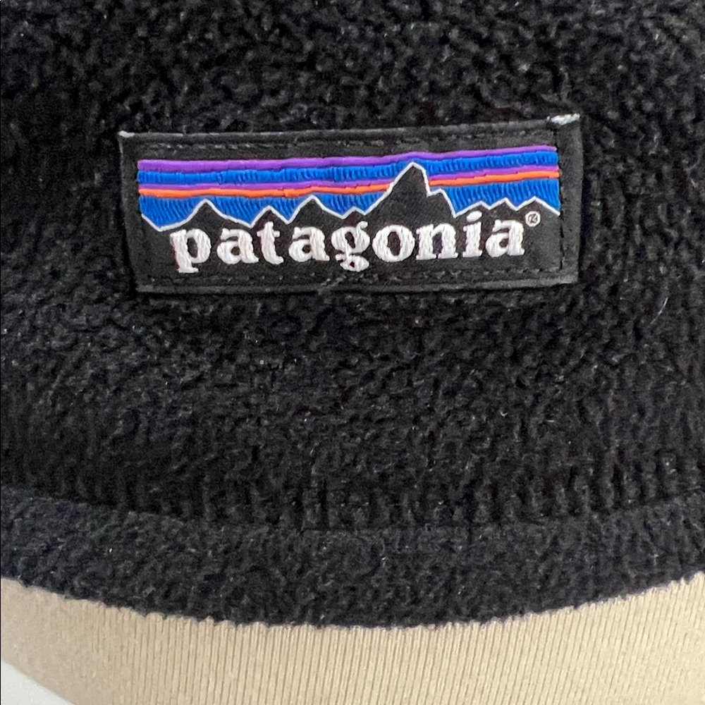 Black Patagonia Synchilla Vest - Picture 3 of 10